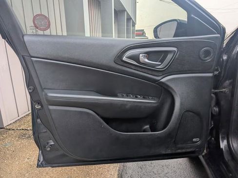 Used 2015 Chrysler 200 C w/ Sun/Sound Group image 7