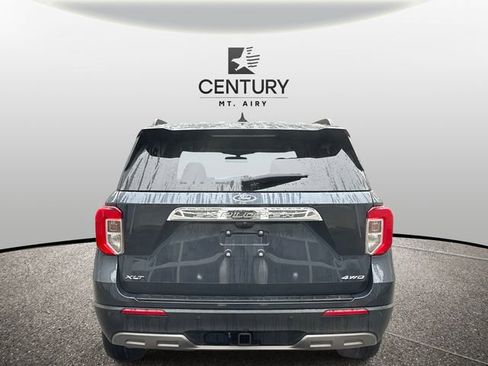 Certified 2022 Ford Explorer XLT w/ Equipment Group 202A image 3