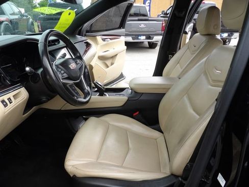 Used 2019 Cadillac XT5 Premium Luxury FWD image 25
