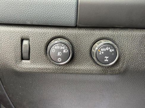 Used 2018 Chevrolet Colorado Z71 w/ Z71 Midnight Edition image 22