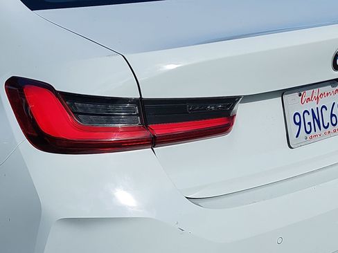 Used 2023 BMW 330i Sedan image 11