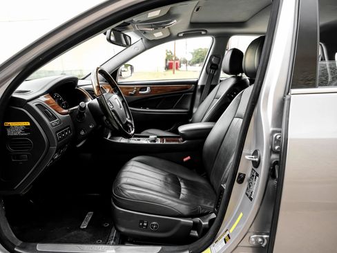 Used 2013 Hyundai Equus Signature image 4