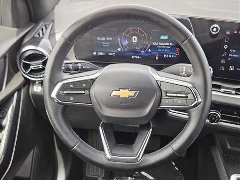 Used 2026 Chevrolet Equinox LT AWD/4WD image 15