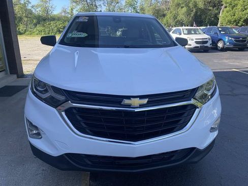 Used 2021 Chevrolet Equinox LS w/ LS Convenience Package AWD/4WD image 3