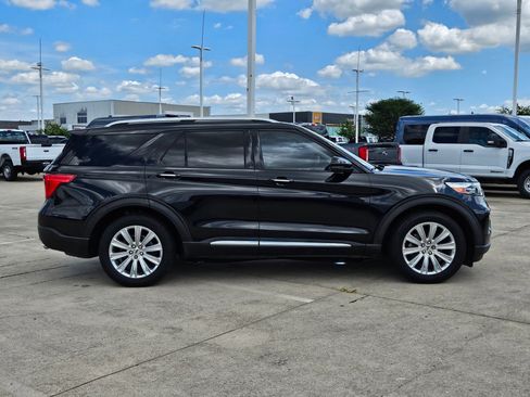 Used 2020 Ford Explorer Limited w/ Class III Trailer Tow Package RWD image 2