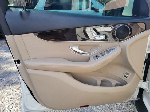 Used 2021 Mercedes-Benz GLC 300 image 13