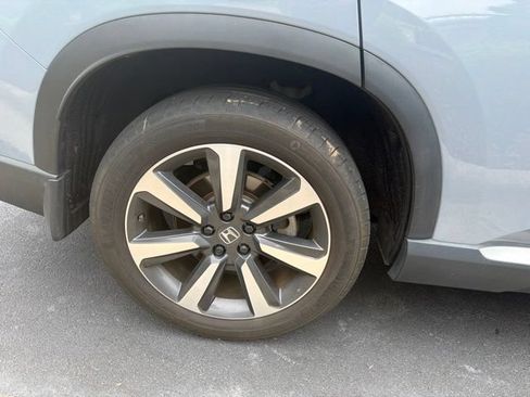 Used 2025 Honda Pilot Touring image 6