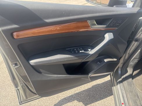 Used 2023 Audi Q5 2.0T Premium Plus image 12