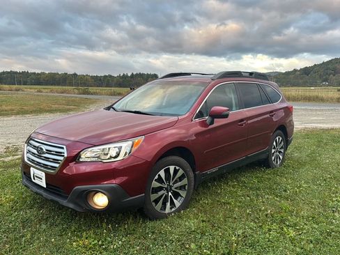 Used 2016 Subaru Outback 3.6R Limited AWD/4WD image 4