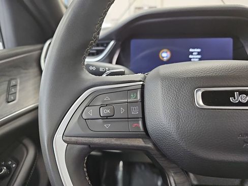 Used 2024 Jeep Grand Cherokee L Limited w/ Luxury Tech Group II image 17