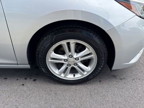 Used 2018 Chevrolet Cruze LT w/ Convenience Package image 13