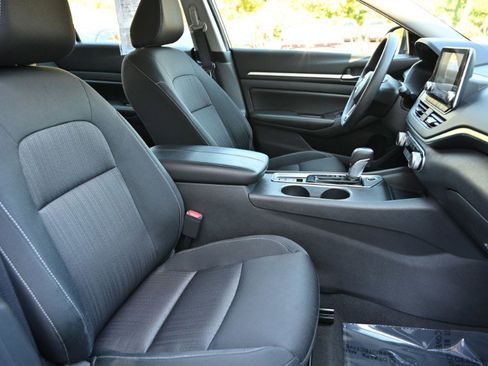 Used 2022 Nissan Altima 2.5 SV image 18