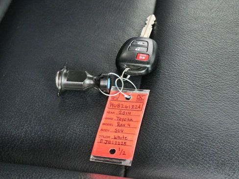 Used 2014 Toyota RAV4 XLE FWD image 36