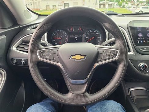 Used 2022 Chevrolet Malibu LT image 23