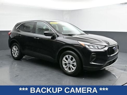 Used 2023 Ford Escape Active w/ Tech Pack #2 AWD/4WD image 2