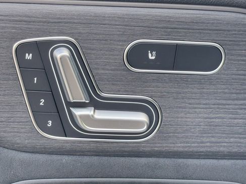 Used 2024 Mercedes-Benz EQB 300 4MATIC image 18