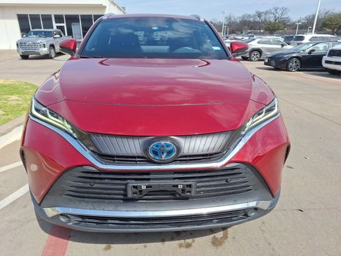 Used 2021 Toyota Venza XLE image 9