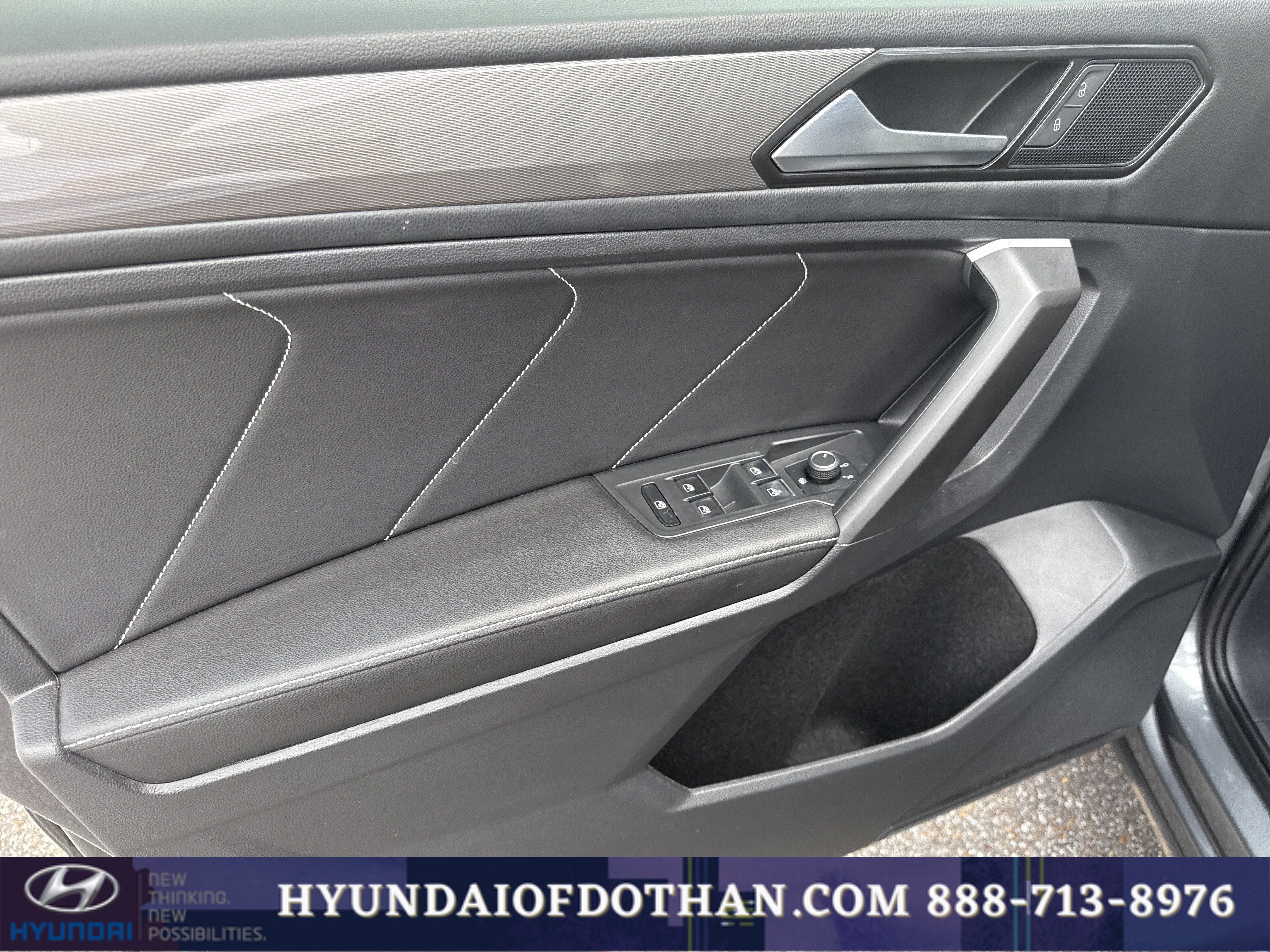 Used 2023 Volkswagen Tiguan SE FWD image 7