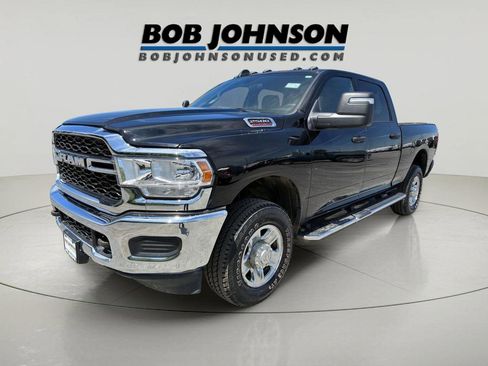 Used 2024 RAM 2500 Tradesman w/ Chrome Appearance Group AWD/4WD image 4