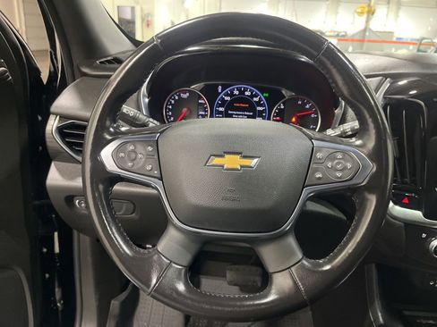 Used 2022 Chevrolet Traverse High Country image 39