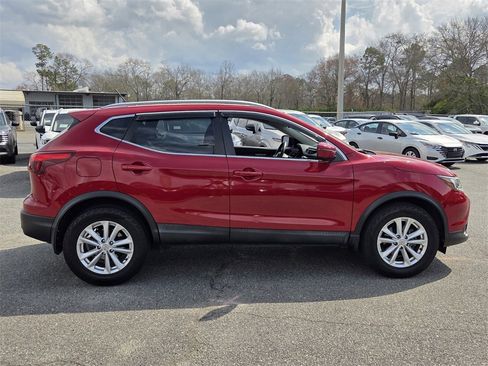 Used 2018 Nissan Rogue Sport SV image 11