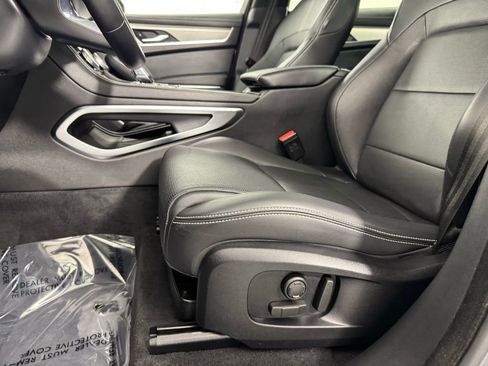 Used 2025 Jaguar F-PACE R-Dynamic S image 13