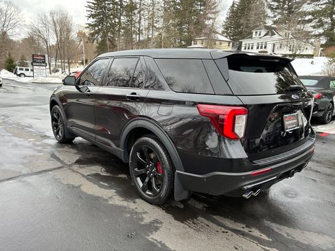 Used 2021 Ford Explorer ST w/ ST Street Pack image 8