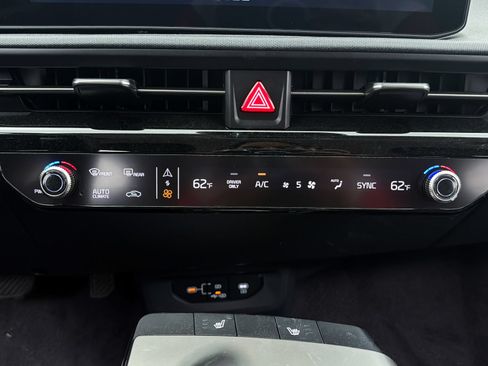 Used 2025 Kia EV6 Light w/ Light LR Technology Package RWD image 23