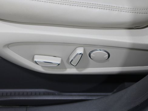 Used 2017 Lincoln MKX Select w/ Select Plus Package image 5