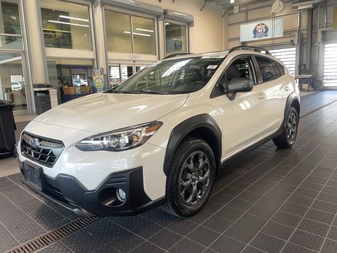 Used 2022 Subaru Crosstrek 2.5i Sport w/ Moonroof Package image 3