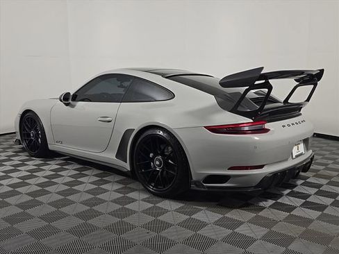 Used 2018 Porsche 911 Carrera GTS image 3