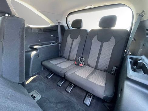 Used 2023 Kia Sorento LX FWD image 10