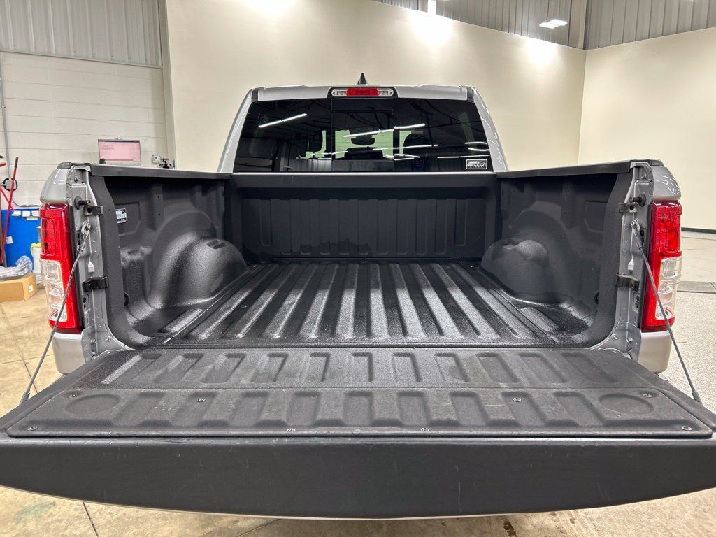 Used 2022 RAM 1500 Big Horn AWD/4WD image 29