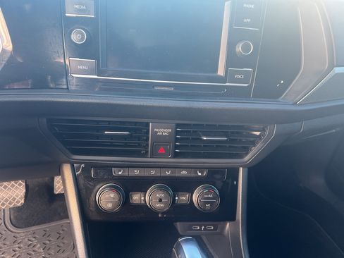 Used 2020 Volkswagen Jetta SE image 16