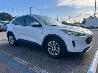 Used 2020 Ford Escape SE FWD video 1