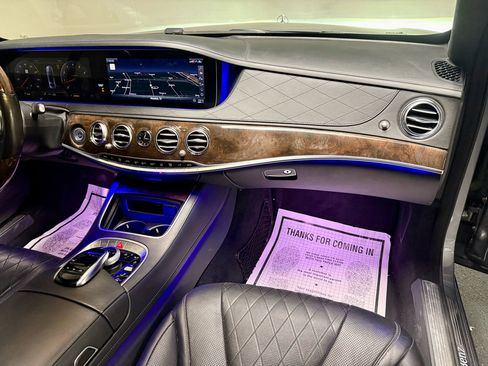 Used 2020 Mercedes-Benz S 560 4MATIC Sedan image 38