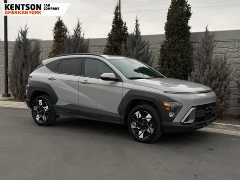 Used 2025 Hyundai Kona SEL image 12