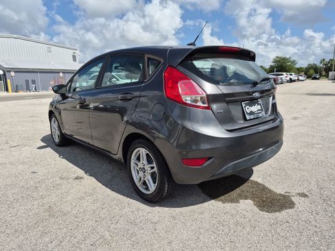 Used 2018 Ford Fiesta SE FWD image 4