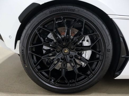 Used 2026 Lamborghini Temerario AWD/4WD image 25