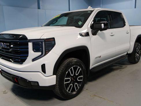 Used 2026 GMC Sierra 1500 AT4 w/ AT4 Premium Package AWD/4WD image 36