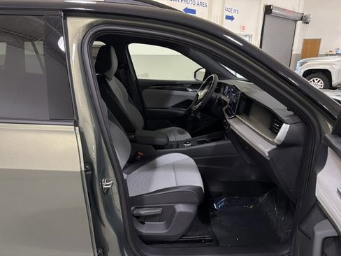 New 2026 Volkswagen Tiguan SE R-Line FWD image 37