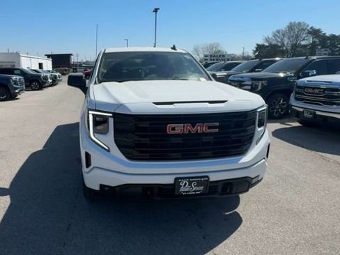 New 2026 GMC Sierra 1500 Elevation image 3