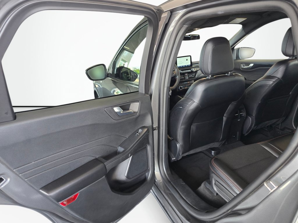 Used 2025 Ford Escape ST-Line Select AWD/4WD image 34