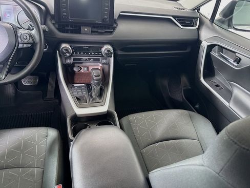 Certified 2021 Toyota RAV4 XLE image 21
