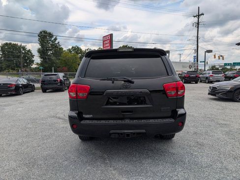 Used 2016 Toyota Sequoia Limited w/ Safety & Convenience Package AWD/4WD image 8