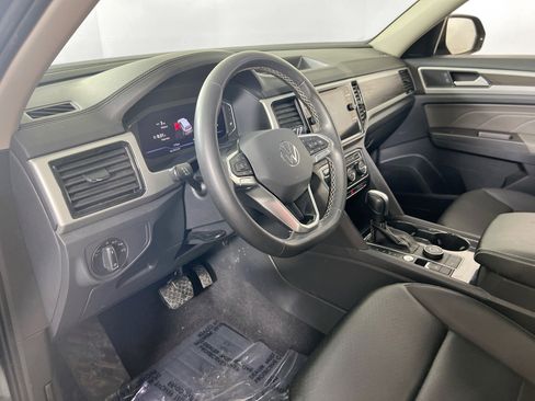 Used 2023 Volkswagen Atlas SE image 9
