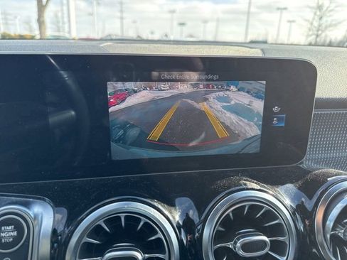 Used 2020 Mercedes-Benz GLB 250 4MATIC image 22