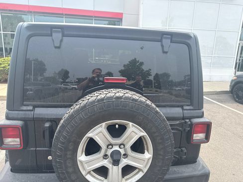 Used 2020 Jeep Wrangler Unlimited Sport S AWD/4WD image 4