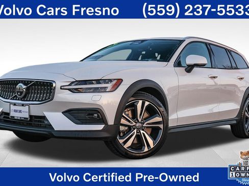 Used 2025 Volvo V60 B5 Cross Country Plus AWD/4WD image 1
