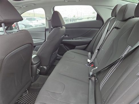 New 2025 Hyundai Elantra SEL image 29